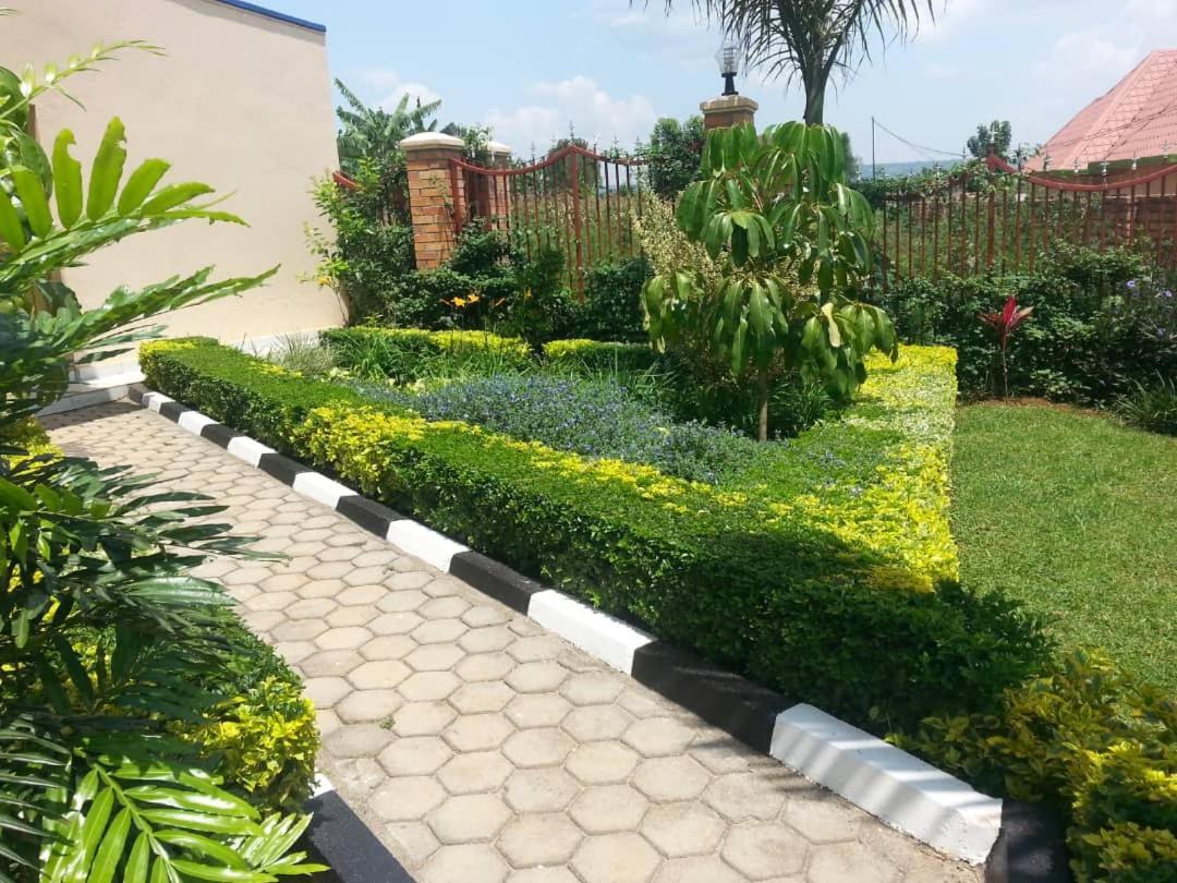 Ikaze B&B Kigali Extérieur photo